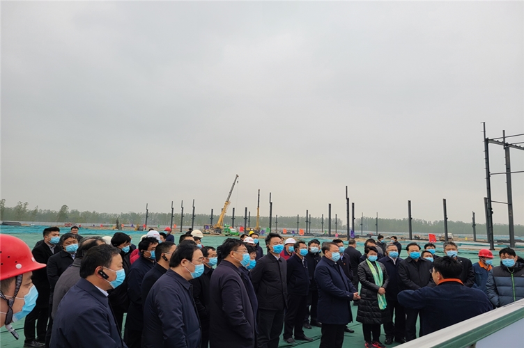 濮陽各級(jí)領(lǐng)導(dǎo)在聽取濮耐項(xiàng)目匯報(bào)_副本.jpg 濮陽各級(jí)領(lǐng)導(dǎo)在聽取濮耐項(xiàng)目匯報(bào)_副本.jpg