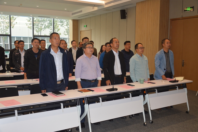 全體起立齊唱國(guó)歌_副本.jpg 全體起立齊唱國(guó)歌_副本.jpg