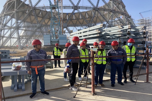 圖片三：集團(tuán)公司領(lǐng)導(dǎo)檢查施工現(xiàn)場 - 副本.jpg